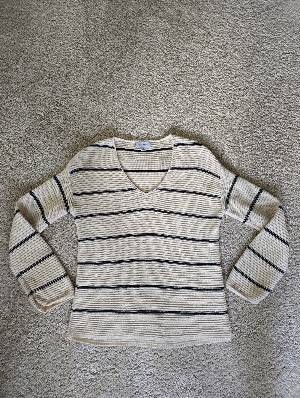 Evereve Size XS womens Beige Black Striped V Neck Cotton Sweater